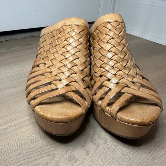 Chocolat Blu Walda Women Tan Leather Woven Platform Wedge Slide Sandals Size 7 - Picture 2 of 10